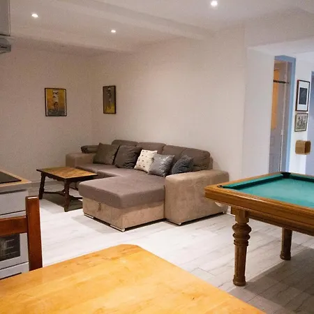 Appartement Agreable T4 A Aguilera Avec Parking